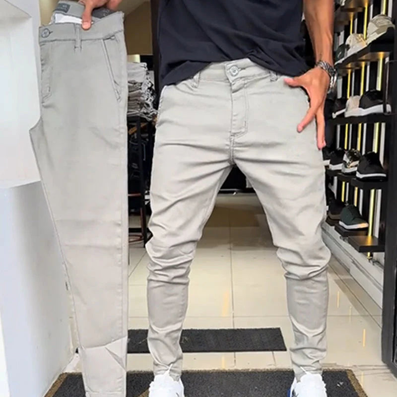 Pantaloni casual slim-fit da uomo in tinta unita