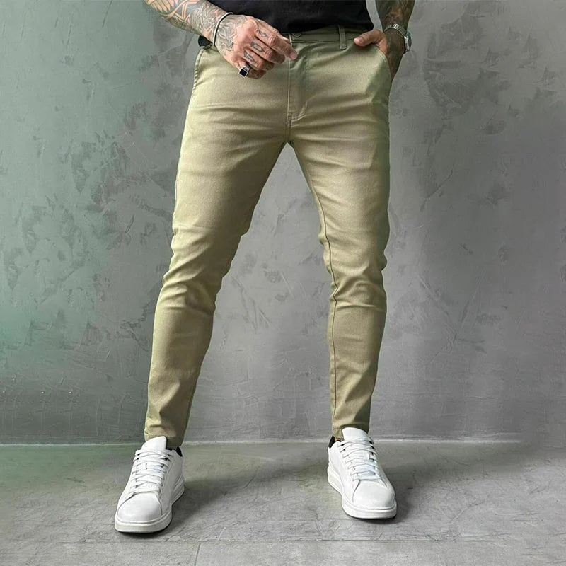 Pantaloni casual slim-fit da uomo in tinta unita